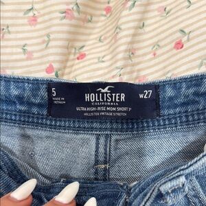 Hollister High Rise Blue Jeans Classic Style